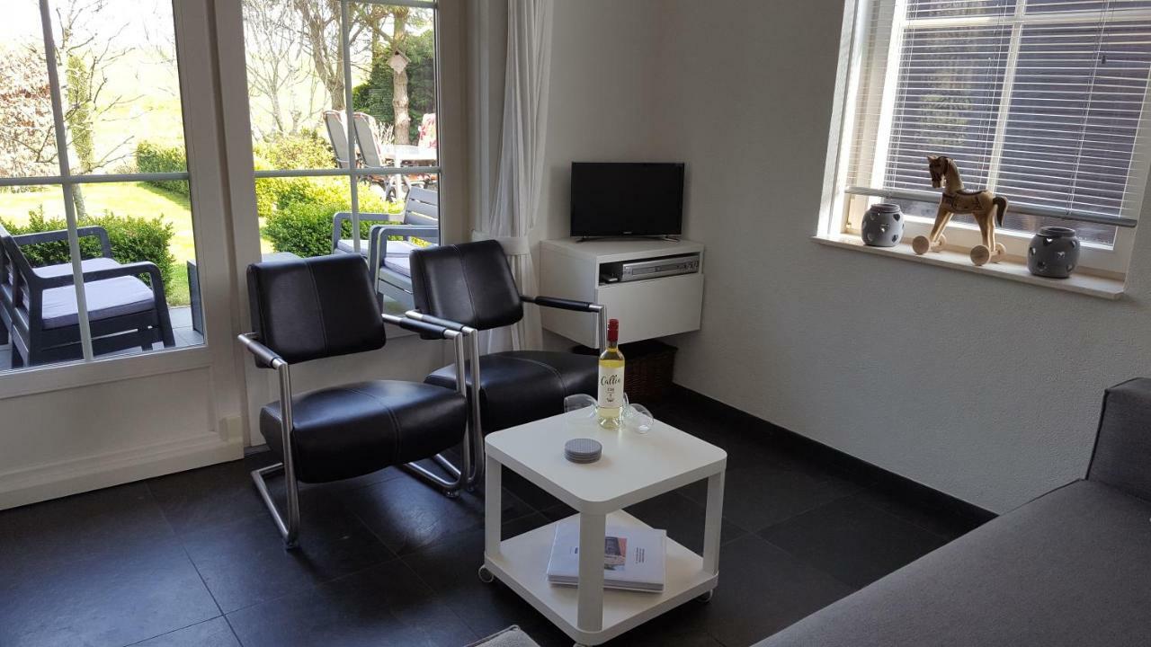Augustinushof 13 Appartement Vrouwenpolder Buitenkant foto